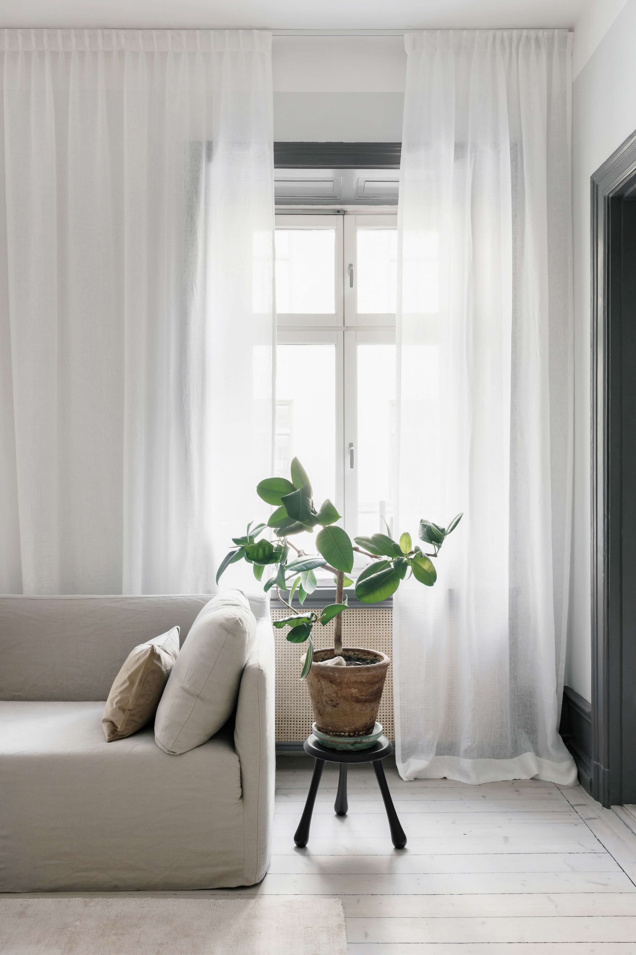 Syateljé i Göteborg står till tjänst Myrins Textil AB Sömnad av gardiner | Inredning och textil i Göteborg I