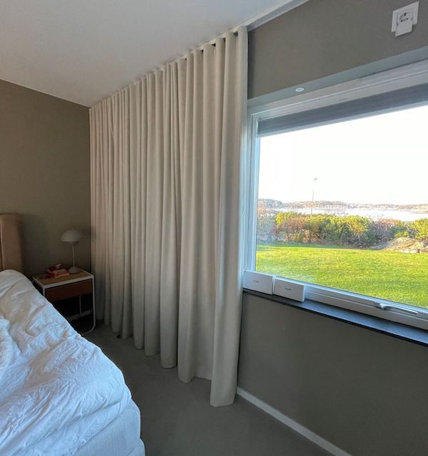Hotell i Göteborg som installerat sammetsgardiner