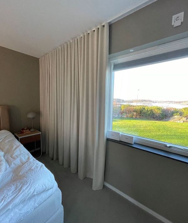 Hotell i Göteborg som installerat sammetsgardiner